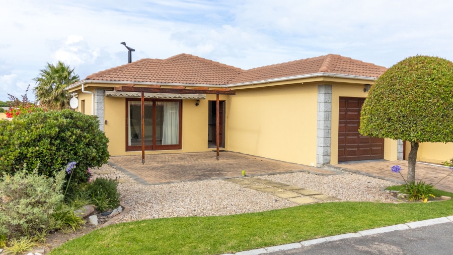 3 Bedroom Property for Sale in Sandbaai Western Cape